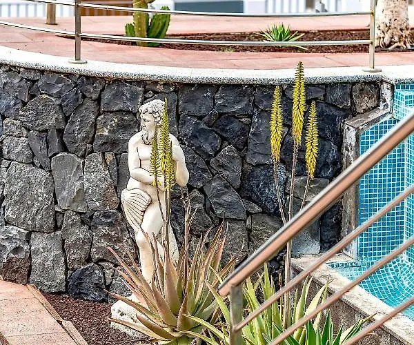 Josefina Villa Costa Adeje